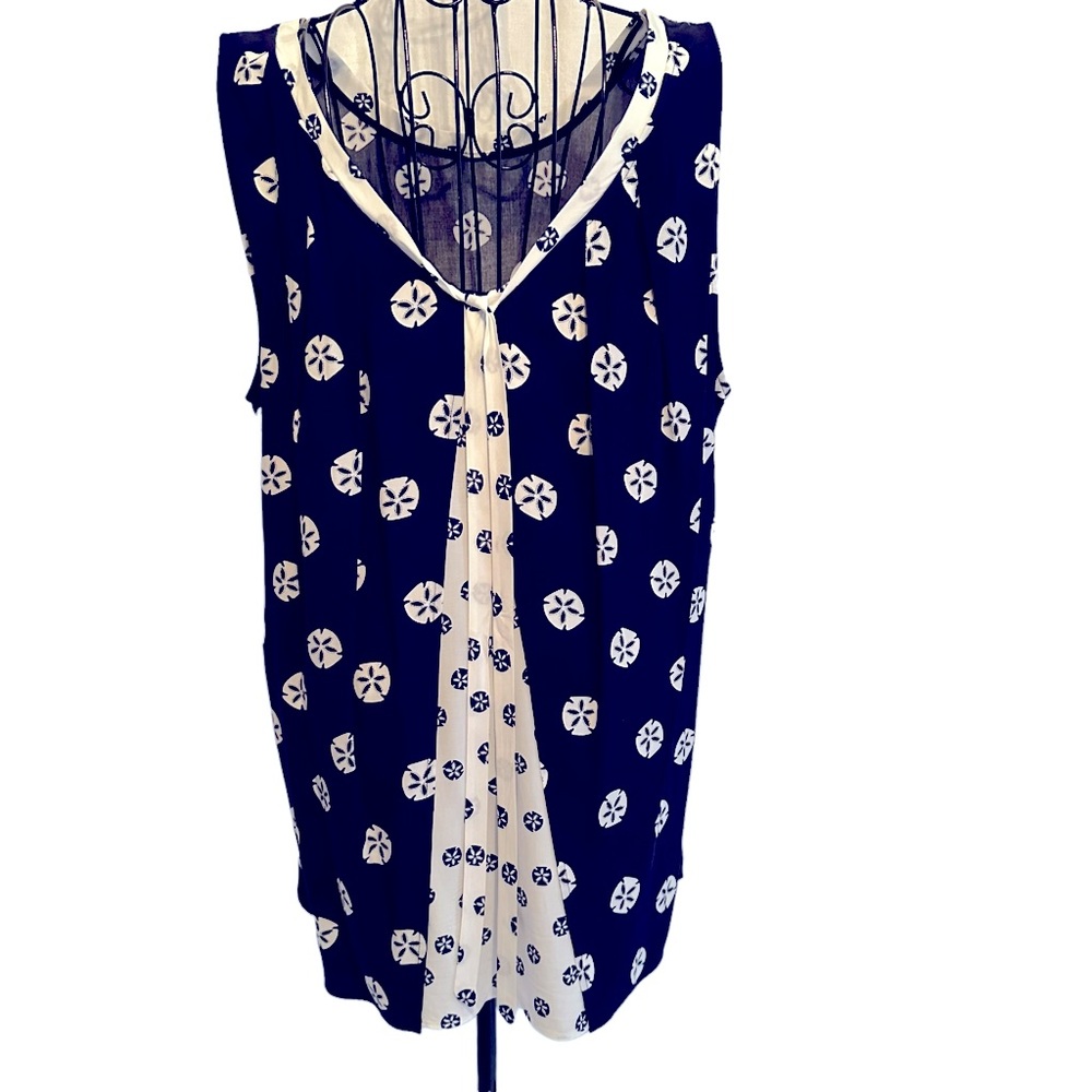 Karri Blue XL tank type top in navy and white w seashell design. V neck w tie